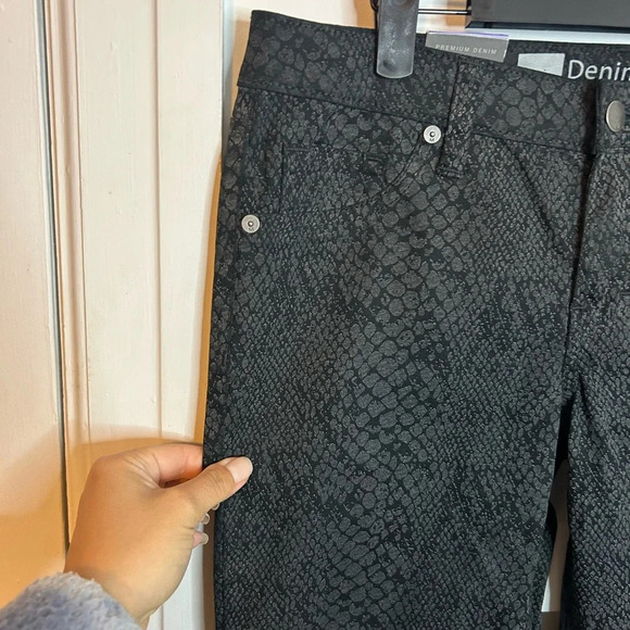 NWT Mossimo Python Print Denim Leggings - Picture 5 of 5